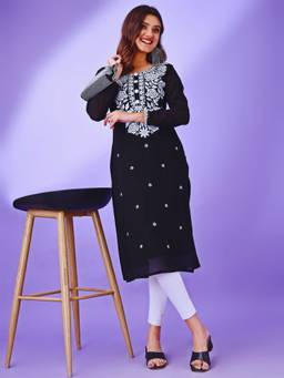 HESVI - Georgette White Lakhnavi Chikankari Kurta With Intricate Embroidery Work
