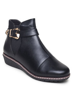 VALIOSAA - Solid Black Casual Boots