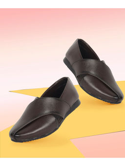 FREEPLAY - Cross Strap Peshawari Brown Loafers for Boys