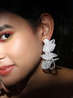 Sohi - Women's The Petalyn Drop Earrings - Daisy White