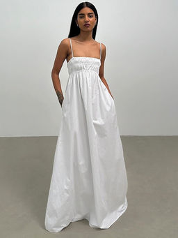 Outzidr - White Solid Flared Fit Dress