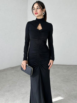 Outzidr - Black Solid Bodycon Fit Dress