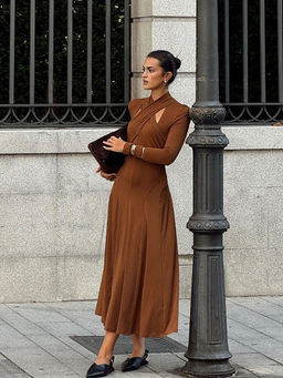 Outzidr - Brown Solid A-Line Fit Dress