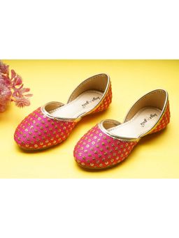 BOYZ N GALZ - Girls Pink Embellished Juttis