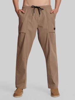 Bene Kleed - Brown Men Mid Rise Solid Relaxed Fit Cargo Trousers