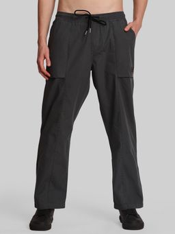 Bene Kleed - Grey Men Mid Rise Solid Relaxed Fit Cargo Trousers