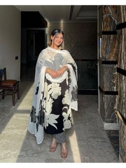 Gahan - Womens Viscose Rayon Straight Printed Kurta with Pant & Dupatta