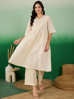 Gahan - Off White Kurta with Embroidered Pant