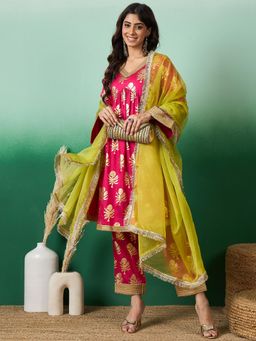 Gahan - Pink Gold Foil Printed with Laces Kurta with Pant and Dupatta