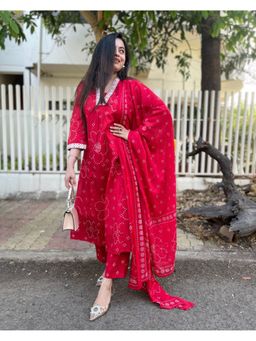 Gahan - Womens Viscose Rayon Straight Printed Kurta with Pant & Dupatta