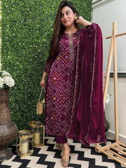 Gahan - Womens Viscose Rayon Straight Printed Kurta with Pant & Dupatta