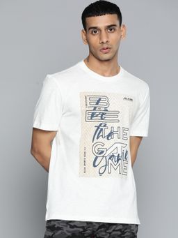 Alcis - Men White And Beige Typography Printed Slim Fit T-shirt