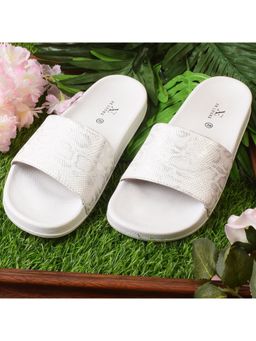 XE Looks - Beige Soft Cushion Lightweight Trendy Design Doctor Slipper Flipflop