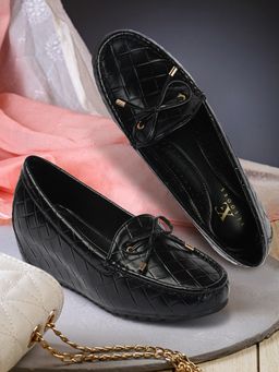 XE Looks - Classy and Chic Comfortable Loafers