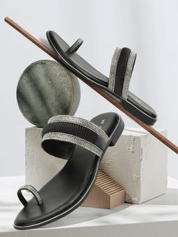 XE Looks - Sophisticated And Sleek Embroidered Design Ethnic Flat Slippers