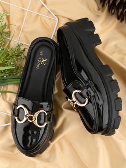 XE Looks - Slip-On With Black Sole Loafers