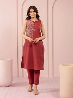 STUDIO MISRI - Maroon Embroidered Kurta with Pant