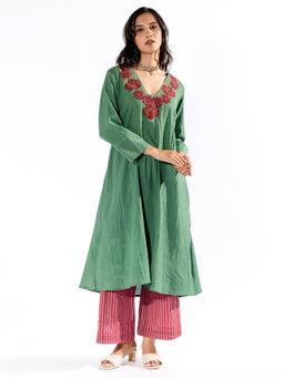 PANTS AND PAJAMAS - Green Embroidered Kurta & Cotton Pant (Set of 2)