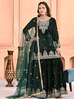 Mirraw - Green Embroidered Velvet Regular Kurta with Palazzo and Dupatta