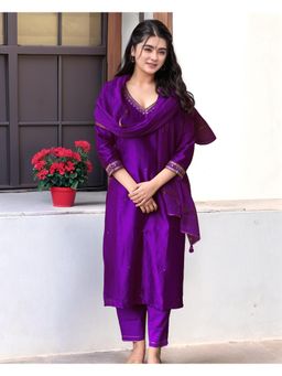 Gahan - Womens Viscose Rayon Straight Solid Kurta with Pant & Dupatta - Purple