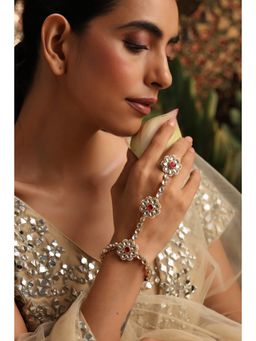 SWABHIMANN - Kashna Red Kundan Hathphool
