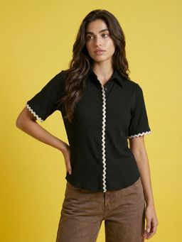 Buynewtrend - Women Cotton Blend Black Shirt