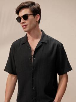 HIGHLANDER - Men Black Textured Casual Shirt