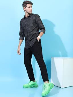 HIGHLANDER - Men Black Tapered Fit Chinos