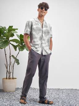 HIGHLANDER - Men Grey Dobby Relaxed Shirt