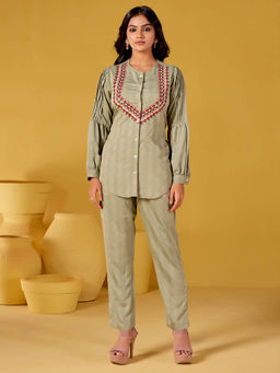 Jaipur Kurti - Self Design Embroidered Festive Co-Ord (Set of 2)