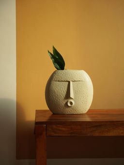 PUREZENTO - Blowing Kiss Face Vase In Color Cream