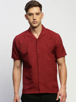 SHOWOFF - Mens Short Sleeves Self Design Maroon Slim Fit Comfort Shirt