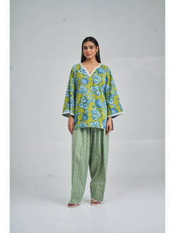 Setara - Women's Green Cotton Floral Kurti and Salwar
