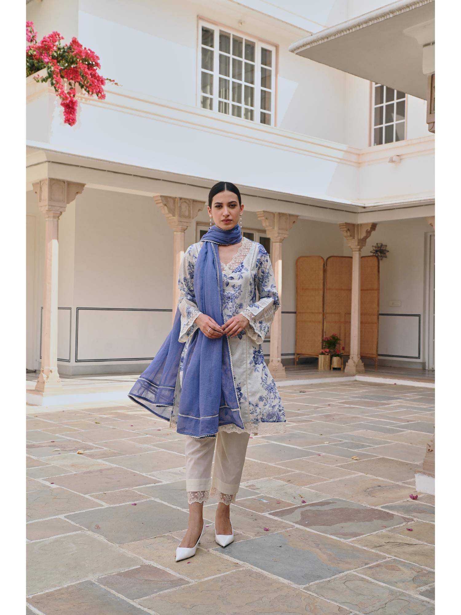 White and Blue Floral Kurta with Pant and Dupatta (Set of 3)