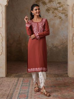 QAZMI - Women Floral Kashmiri Aari Embroidered Viscose Rayon Slim Fit Kurta
