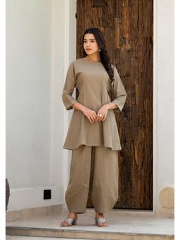 Gahan - Womens Viscose Rayon Solid Kurta with Pant