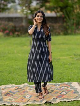 Gahan - Womens Viscose Rayon Straight Printed Kurta with Pant