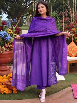 Gahan - Womens Viscose Rayon Straight Printed Kurta with Pant & Dupatta