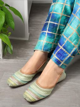 Iconics - Green Slip On Women Juttis