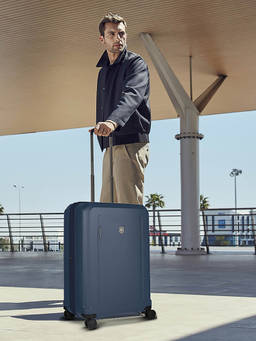 Victorinox - Trolley Suitcase 103 Litres Polycarbonate Lightweight And Water Resistant