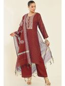 Red color option, Sold out, Currently selected