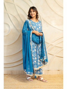 LABEL MAE - Blue Floral Hand Block Print Kurta With Pant And Dupatta
