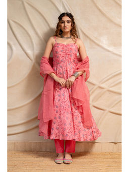 LABEL MAE - Pink Floral Printed Kurta With Pant And Dupatta