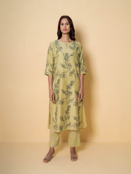 Kameez - Pista Green Floral Embroidered Chanderi Kurta With Pant