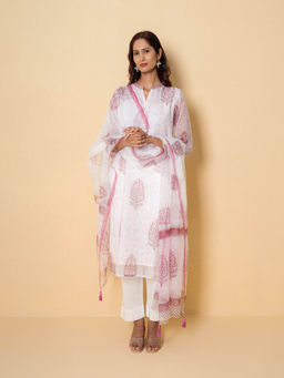 Kameez - Pink Block Print Kurta With Pant And Dupatta