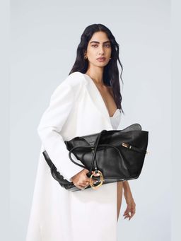 Outhouse - The Boss In Raven Black Tote Bag