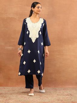 House of Chikankari - Wool Aari Embroidered Women's Long Kurta with Pant