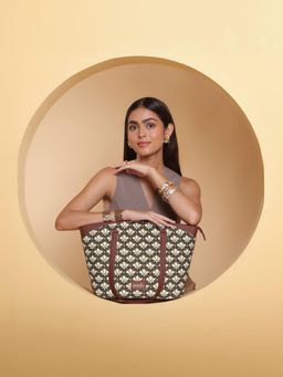 Zouk - Bidri Kaiser Classic Travel Tote Bag