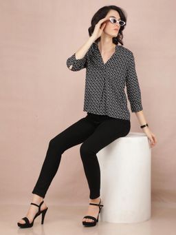 CRIMSOUNE CLUB - Women's Black V-Neck Top