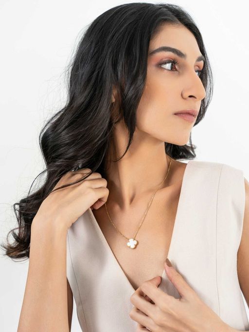 ZAISHA 18K Gold Plated White Dainty Clover Pendant Necklace